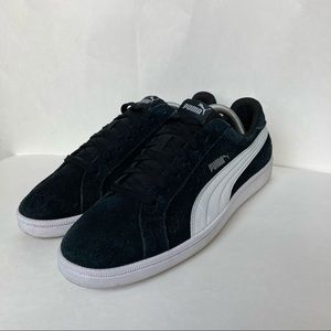 PUMA Mens Black Suede Classic Sneakers